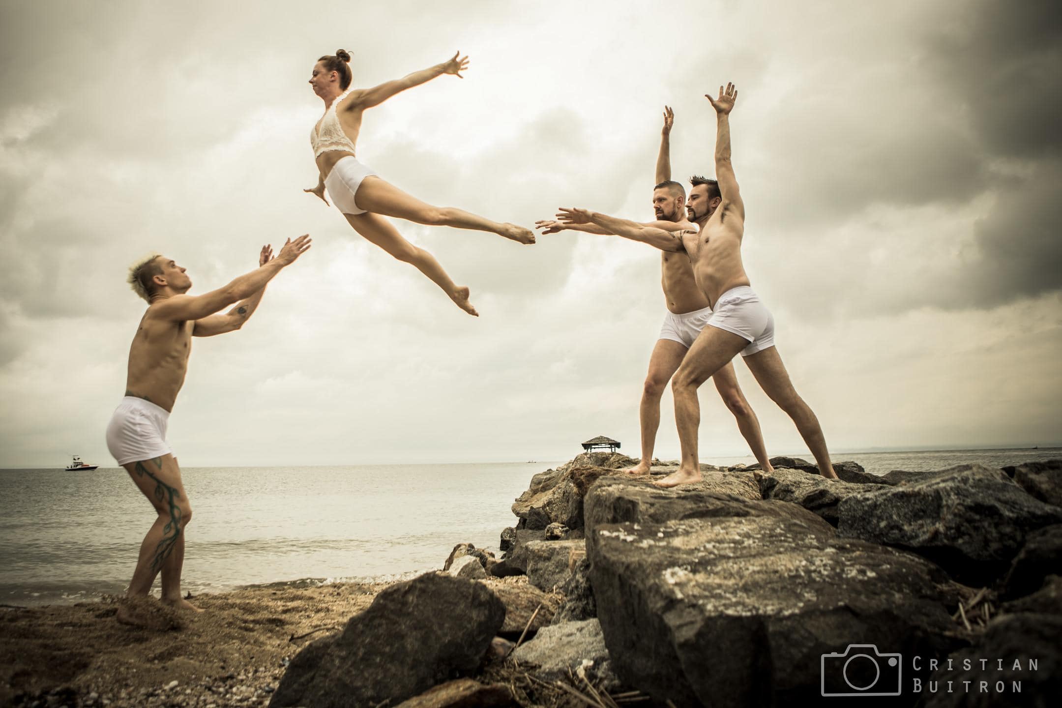 2 Ring Circus. Photo by Cristian Buitron.