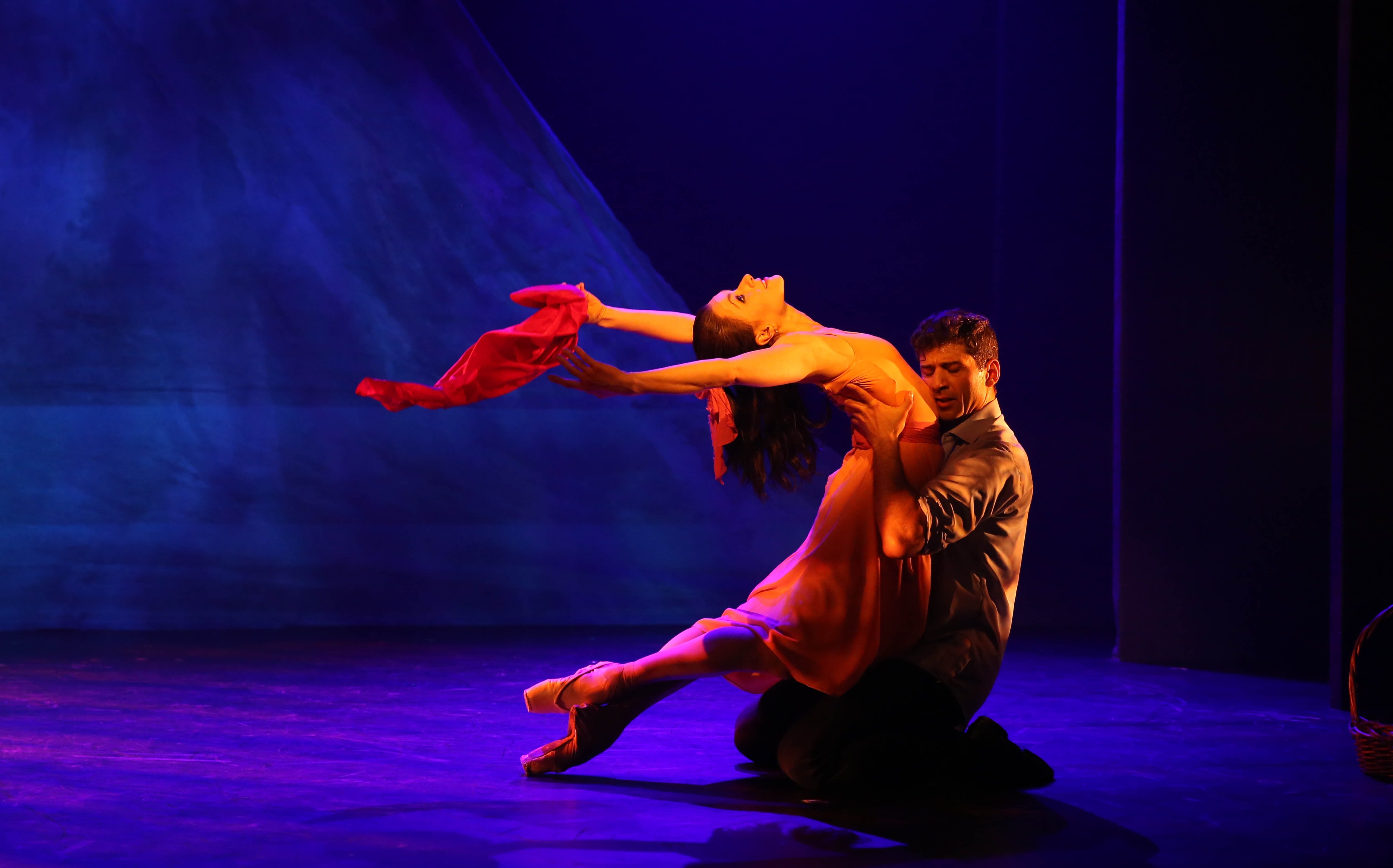 Irina Dvorovenko and Tony Yazbeck. Photo by Carol Rosegg. 