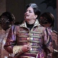 Review: ‘Die Fledermaus’ at the Santa Fe Opera, and What We’ve Learned