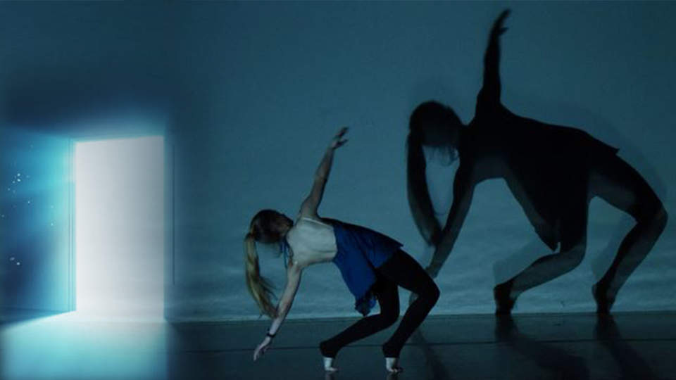 2018 Capital Fringe Review: ‘Through the Wall’