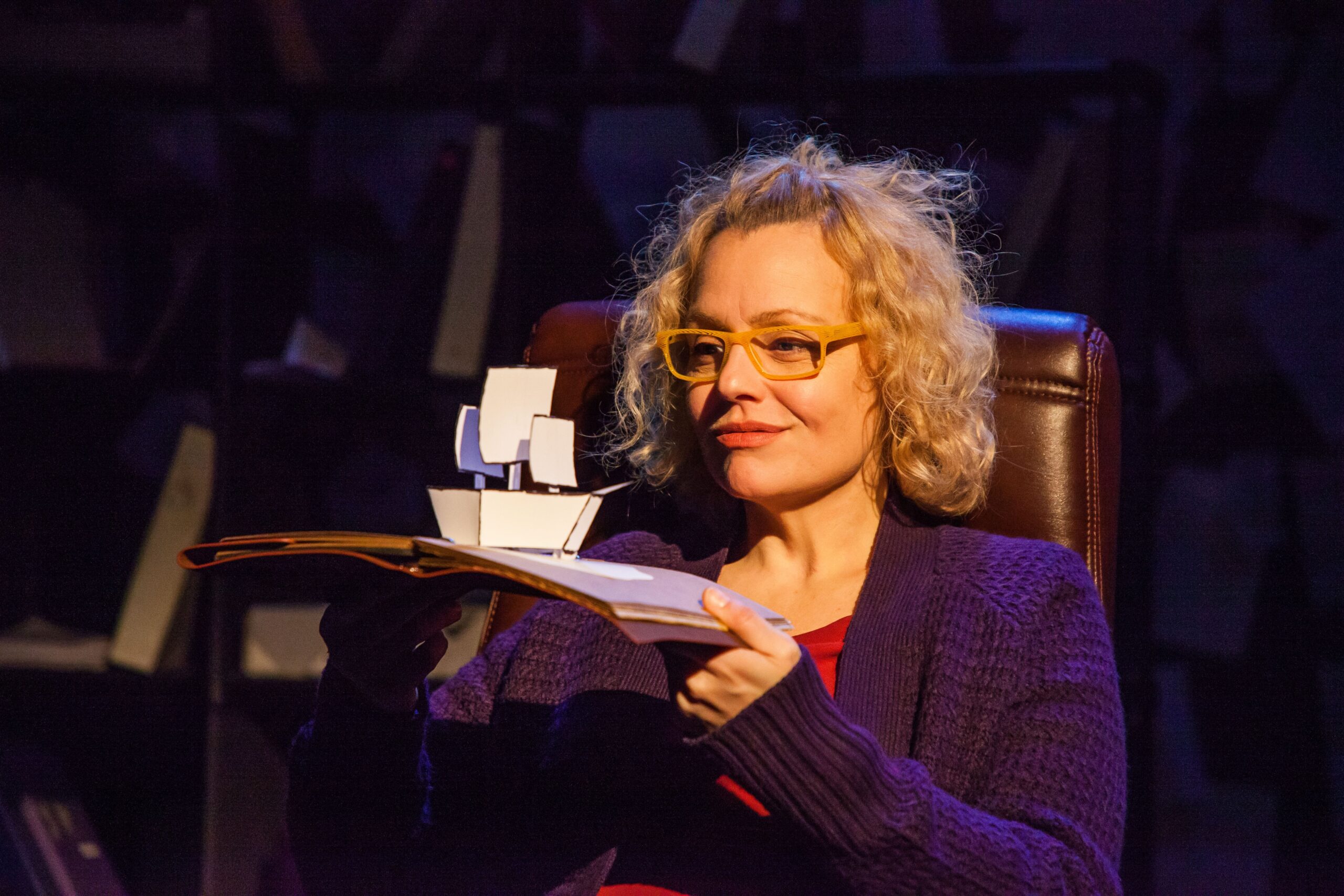 Review: ‘How to Keep an Alien’ at Solas Nua