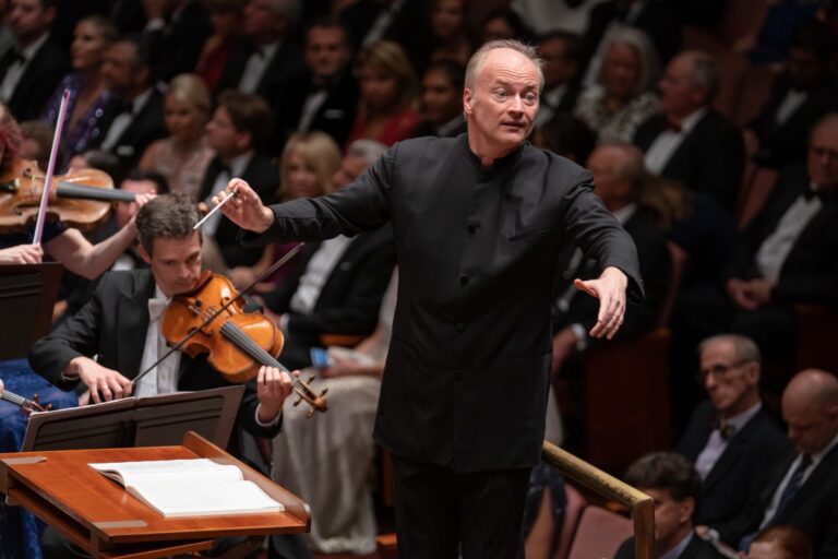 A Last-Minute Program Change Helps Showcase NSO’s Evolving Signature Sound