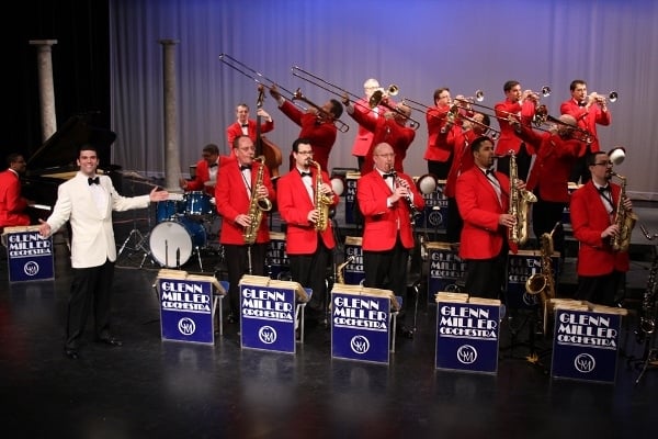 Review: ‘Glenn Miller Orchestra’ at The Town Hall